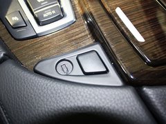 2013款 530Li 3.0L 豪华型
