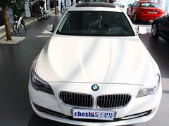 2013款 530Li 3.0L 豪华型