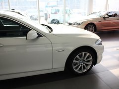 2013款 530Li 3.0L 豪华型