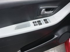 2013款 1.0L 自动 炫酷型