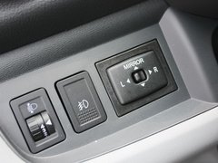 2013款 1.0L 自动 炫酷型