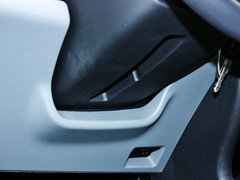 2013款 1.0L 自动 炫酷型