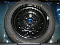 2013款 1.0L 自动 豪华影音型