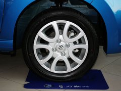 2013款 1.0L 自动 豪华影音型