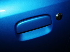 2013款 1.0L 自动 豪华影音型