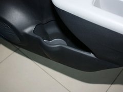 2013款 1.0L 自动 豪华影音型