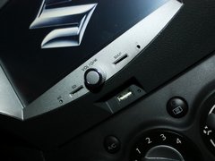 2013款 1.0L 自动 豪华影音型