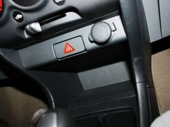 2013款 1.0L 自动 豪华影音型