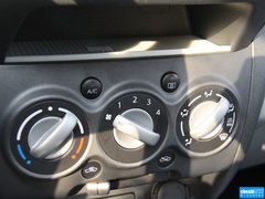 2013款 1.0L 自动 豪华型