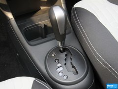 2013款 1.0L 自动 豪华型