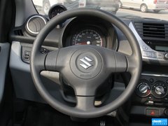 2013款 1.0L 自动 豪华型