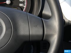 2013款 1.0L 自动 豪华型