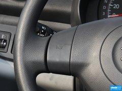 2013款 1.0L 自动 豪华型