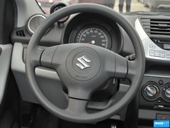 2013款 1.0L 自动 豪华型