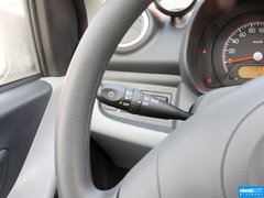 2013款 1.0L 自动 豪华型