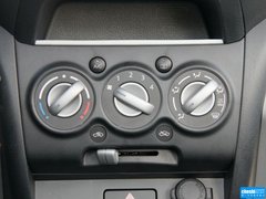 2013款 1.0L 自动 豪华型