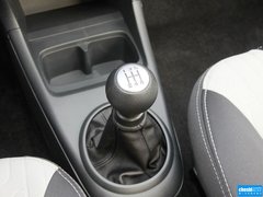 2013款 1.0L 自动 豪华型