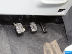 2013款 1.0L 自动 豪华型