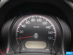 2013款 1.0L 手动 豪华型