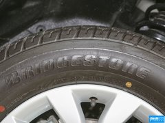 2012款 2.4L MT豪华导航5门版
