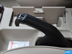 2012款 2.4L MT豪华导航5门版