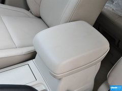 2012款 2.4L MT豪华导航5门版