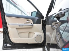 2012款 2.4L MT豪华导航5门版