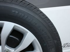 2012款 2.4L AT豪华导航5门版