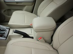 2012款 2.4L AT豪华导航5门版