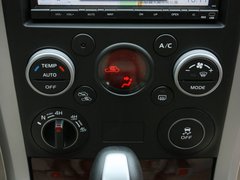 2012款 2.4L AT豪华导航5门版