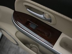 2012款 2.4L AT豪华导航5门版