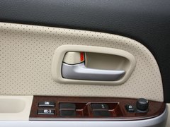 2012款 2.4L AT豪华导航5门版