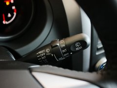 2012款 2.4L AT豪华导航5门版