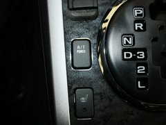 2012款 2.4L AT豪华导航5门版