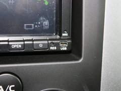 2012款 2.4L AT豪华导航5门版