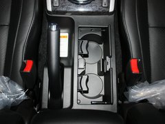 2012款 2.4L AT豪华导航5门版