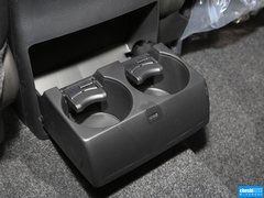 2012款 2.4L AT豪华导航5门版