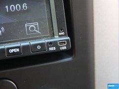 2012款 2.4L AT豪华导航5门版