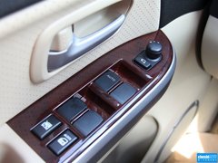 2012款 2.4L AT豪华导航5门版