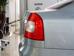 2013款 1.6L 自动 五周年典藏版5座