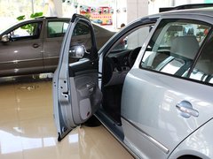 2013款 1.6L 自动 五周年典藏版5座