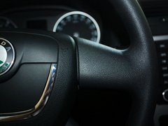 2013款 1.6L 自动 五周年典藏版5座
