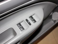 2013款 1.6L 自动 五周年典藏版5座