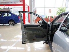 2013款 1.6L 自动 五周年典藏版5座