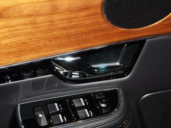 2013款 2.0T 自动 全景商务版
