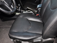 2012款 2.4L 手动 汽油四驱天窗版 5座