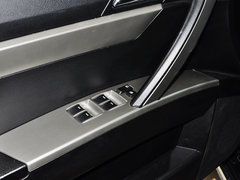 2012款 2.4L 手动 汽油四驱天窗版 5座