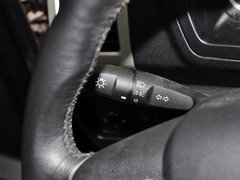 2012款 2.4L 手动 汽油四驱天窗版 5座