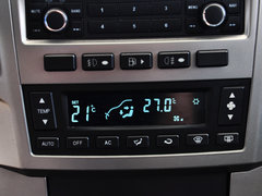 2012款 2.4L 手动 汽油四驱天窗版 5座