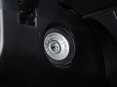 2012款 2.0L 手动 汽油两驱天窗版 5座